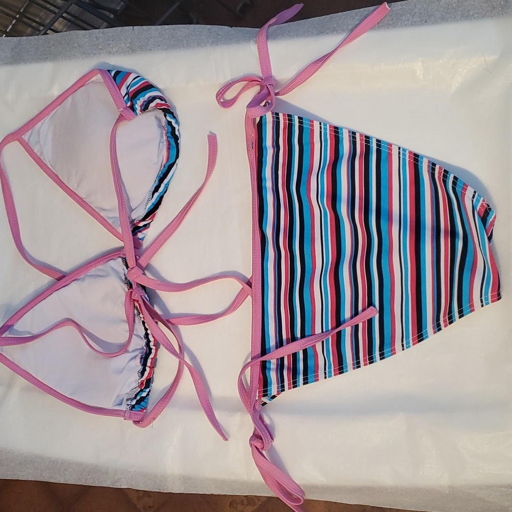 Bikini - Picture 2 of 2